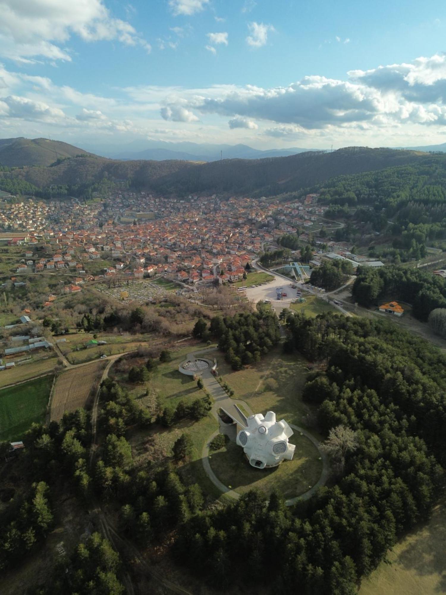 Hotel Montana Palace Krusevo Exterior photo